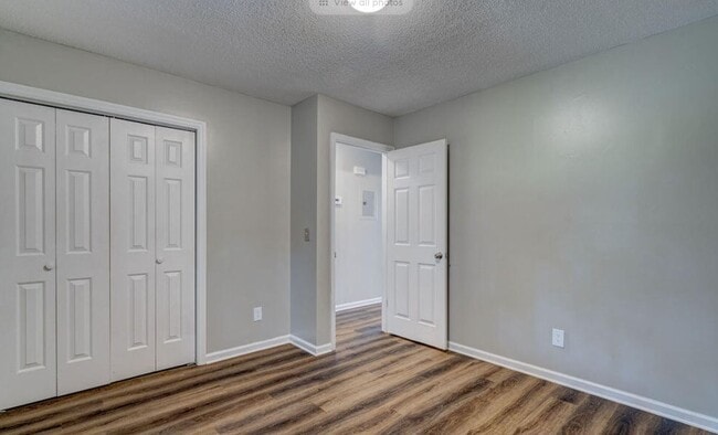 Building Photo - 4155 Spirea Dr