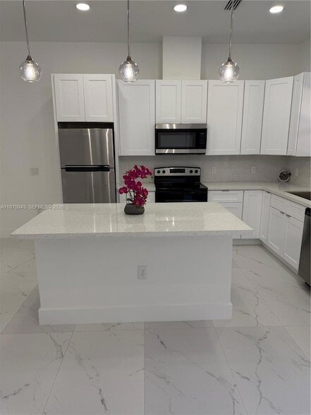 Building Photo - 20 Organ St