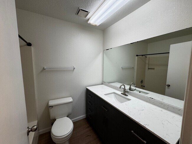 Building Photo - 3525 Tracey Ct