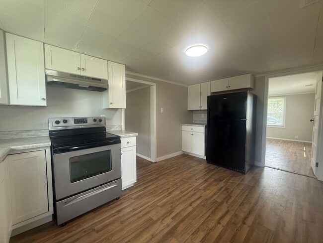 Building Photo - 3 Bedroom 1 Bathroom Home in Greene County...