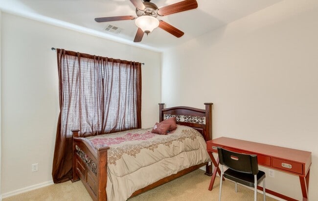 Building Photo - 14586 W Port Au Prince Ln