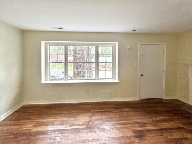Building Photo - 1225 Blue Jay Ln