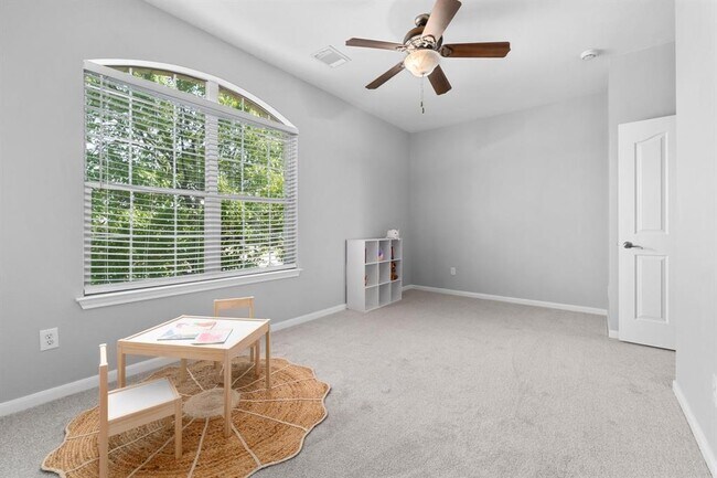 Building Photo - 6611 Yaupon Dr
