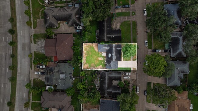 Building Photo - 7103 Lugary Dr