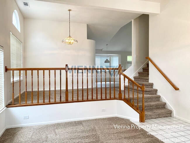 Building Photo - 5608 Glen Oaks Dr