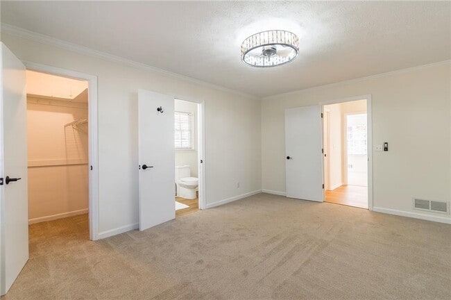 Building Photo - 905 Tanglewood Trail