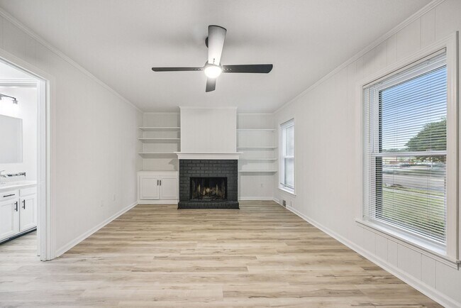 Building Photo - 6137 Quince Rd