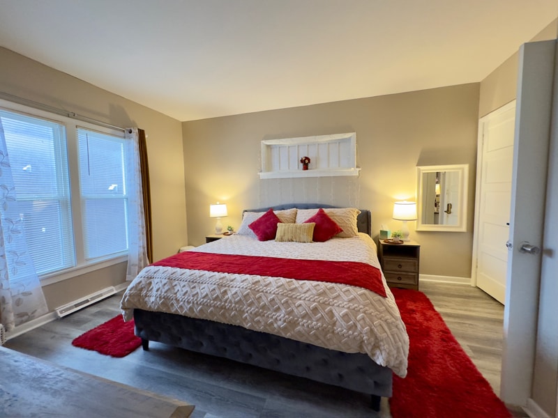 Building Photo - 922 W Broadway St