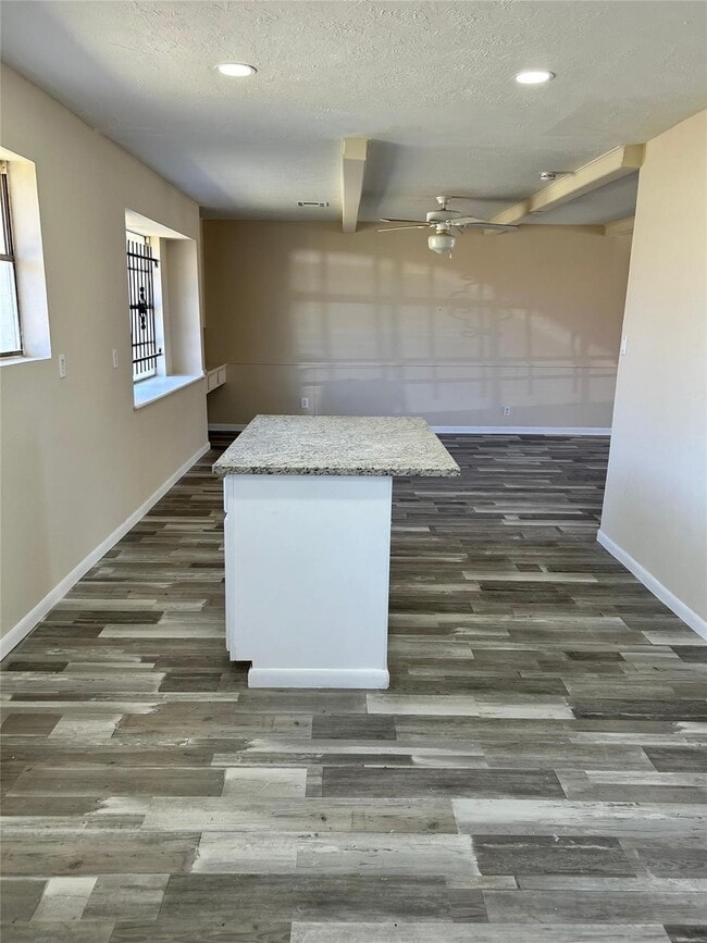 Building Photo - 3822 Ebbtide Dr