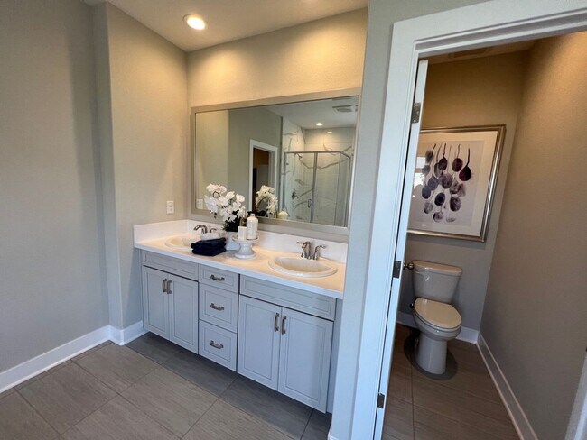 Building Photo - 809 Cosmos Dr