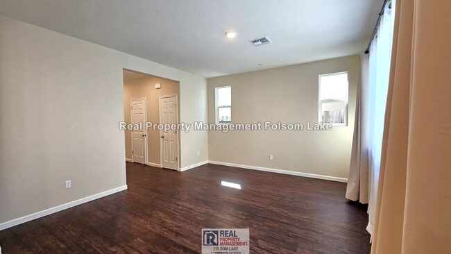 Building Photo - 3 bed 2.5 bath Home | Folsom Ranch - Gated Community | Walk to Dining & Coffee