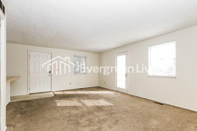 Building Photo - 8062 Mt Hood