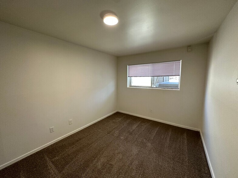 Building Photo - 14421 8th Ave SW