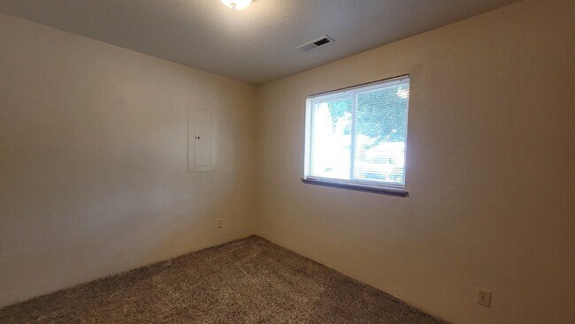 Building Photo - 237 Lancaster Ave