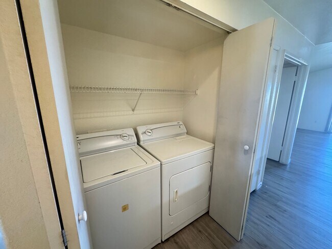 Building Photo - 5415 W Harmon Ave