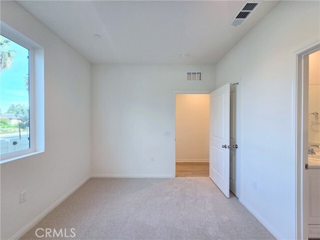 Building Photo - 2420 E Lincoln Ave