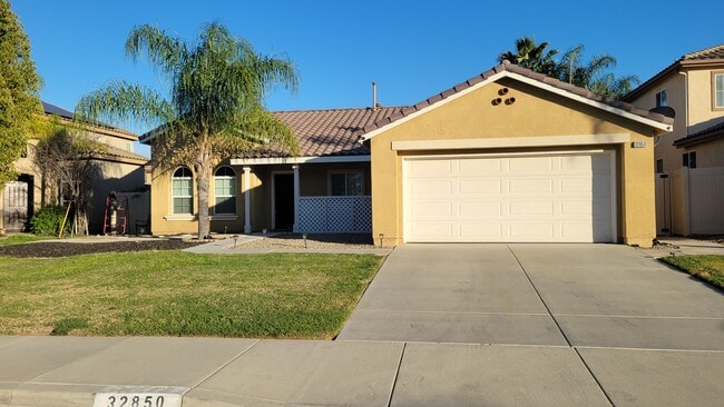 Building Photo - 32850 Sandalwood Ln