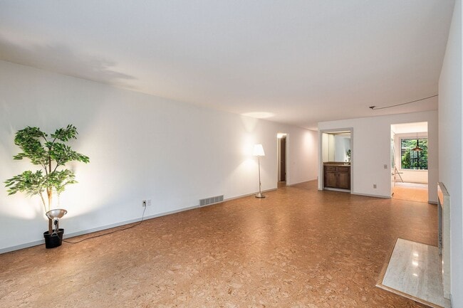 Building Photo - Pool’s Open! -Huge, refreshed 2 BR-2 Bath ...