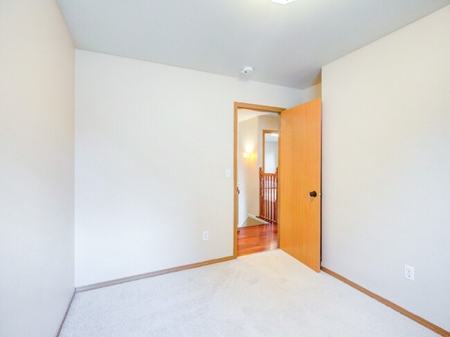 Building Photo - 1011 117th Streetcourt E