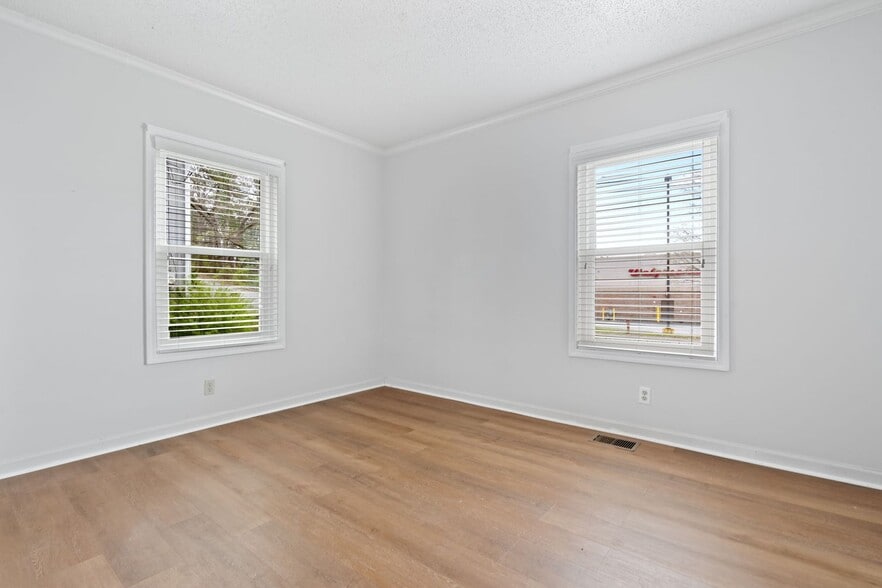 Building Photo - 3601 Cherryton Dr