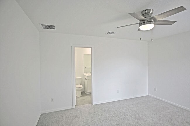 Building Photo - 2412 Shady Grv