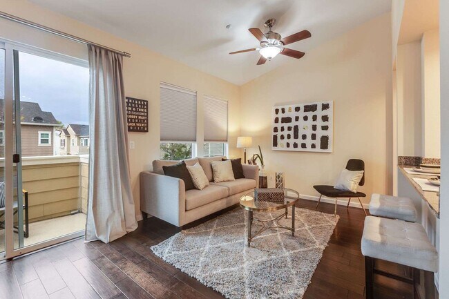 Building Photo - Stunning Top-Floor Condo with Open Layout, Modern Upgrades, and Prime Location 6 MONTH LEASE