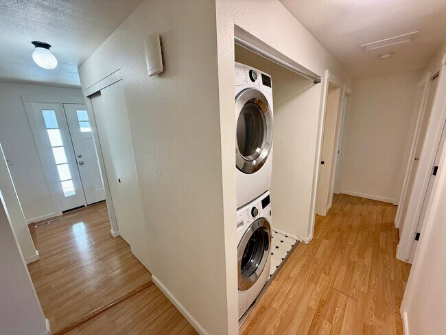 Building Photo - 1620 Ranae Dr
