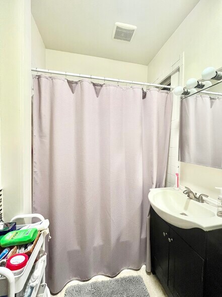 Building Photo - 614 Columbus Ave