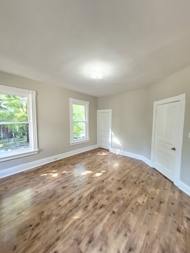 Building Photo - 3209 3rd Ave