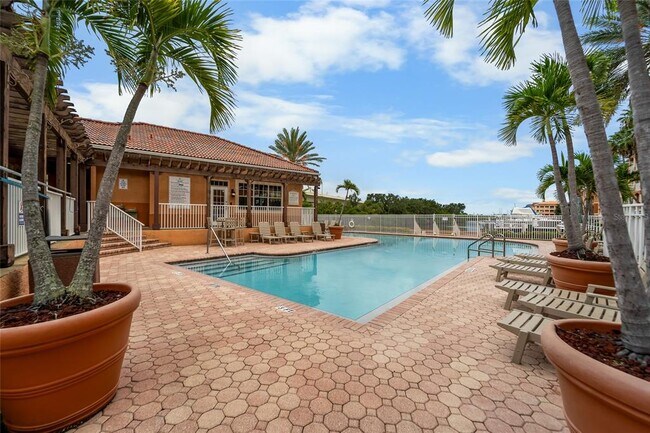 Building Photo - 5000 Culbreath Key Way