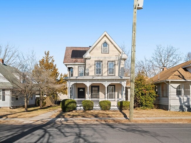 Building Photo - Spacious 5-Bedroom Rental with Backyard & Basement in Millville