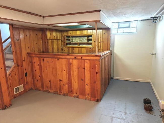 Building Photo - 1409 Royal Ave