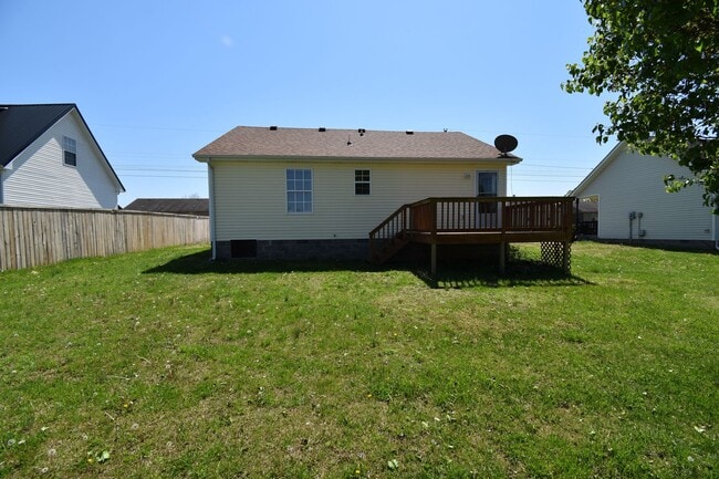 Building Photo - 3 Bedroom Home For Rent Near Post!