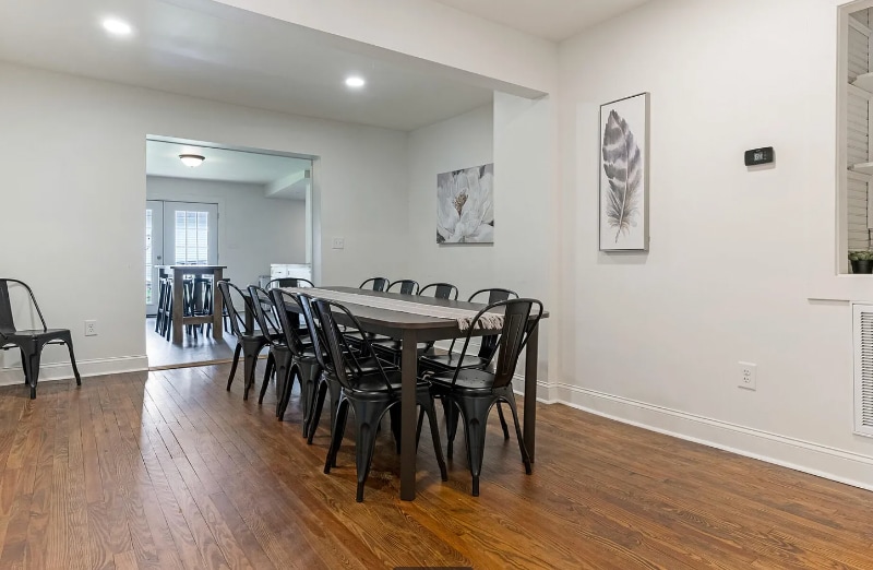 Building Photo - 1102 Ln St