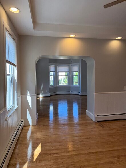 Building Photo - 77 Langley St