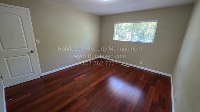 Building Photo - Charming and well maintained 3BD/2BA Home Near Doyle Park