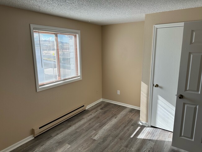 Building Photo - 4881 Basswood Dr