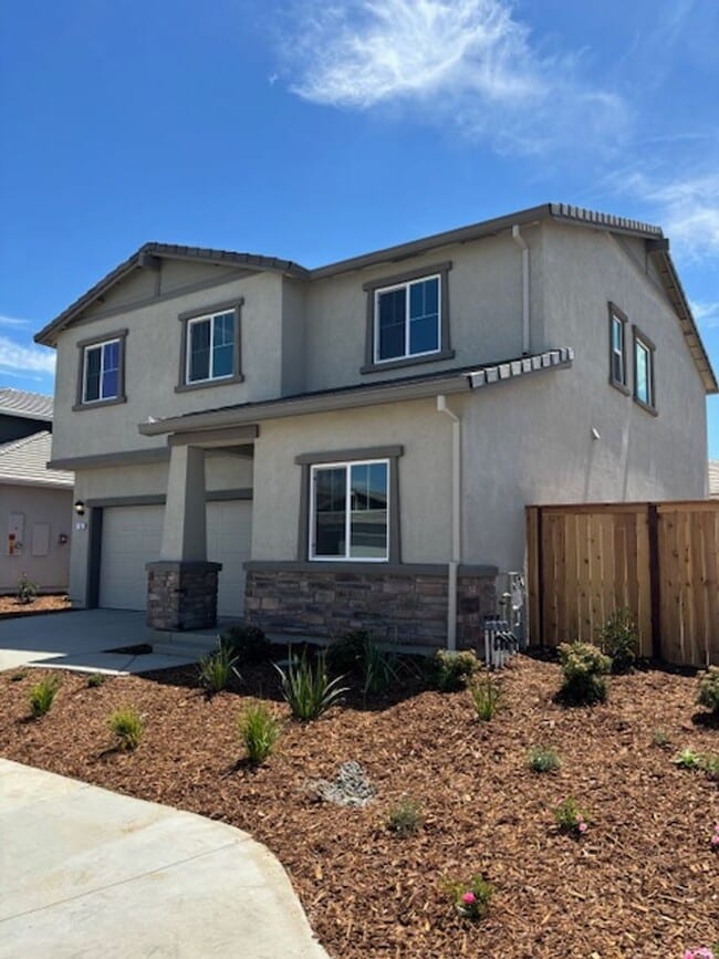 Building Photo - Newer DR Horton Smart Home with 5 Bedrooms and Bonus Loft