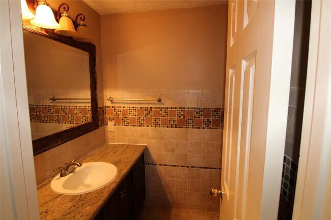 Building Photo - 11406 Oak Lake Vista Ct