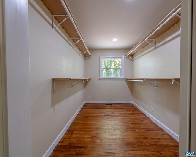 Building Photo - 337 Carrsbrook Dr
