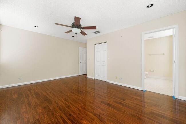 Building Photo - 4708 NW 115th Terrace