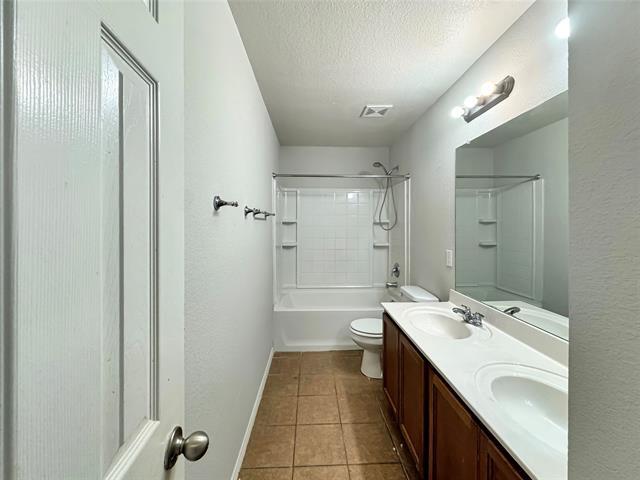 Building Photo - 9831 Dartmouth Dr