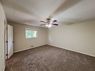 Building Photo - 4242 Valley Lake Terrace SW