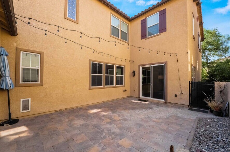 Courtyard - 3160 Color Palette Ave