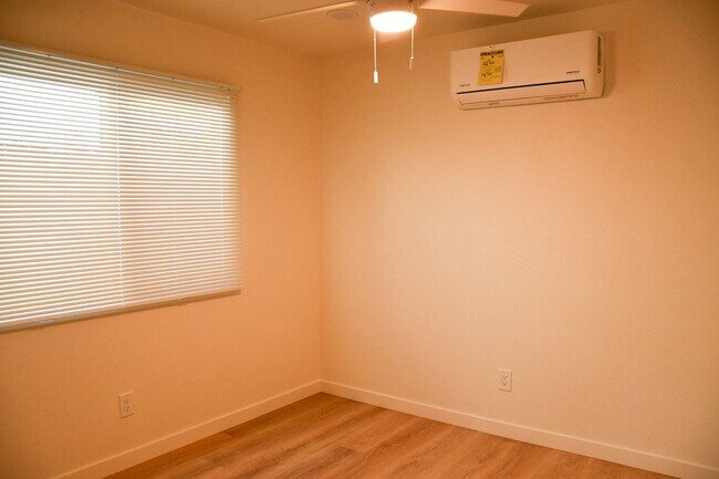 Building Photo - Parker (388) North