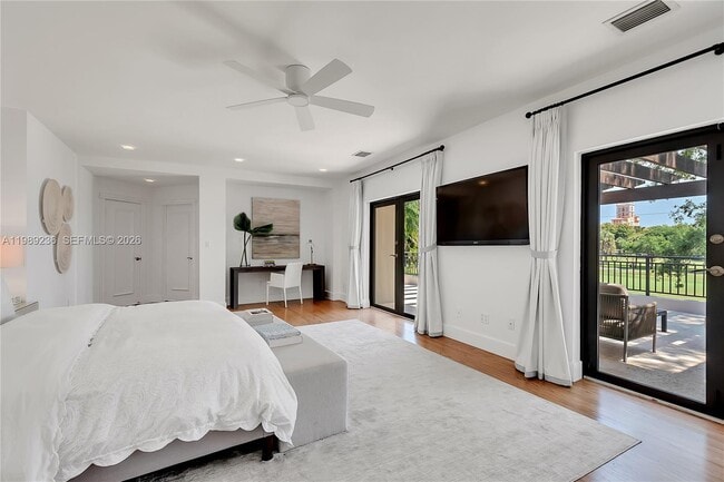 Building Photo - 3425 Alhambra Cir