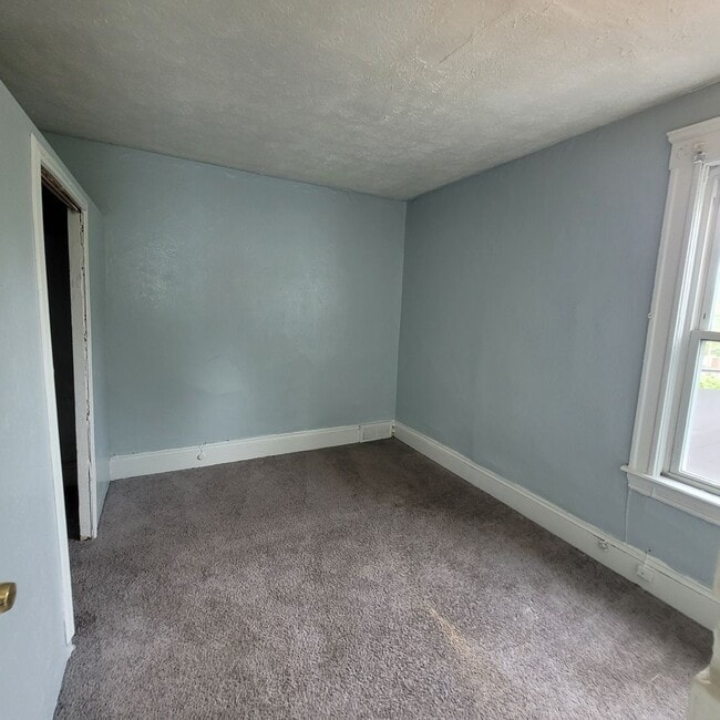 Building Photo - Single Family 4 Bed 2 Bath FOR RENT!