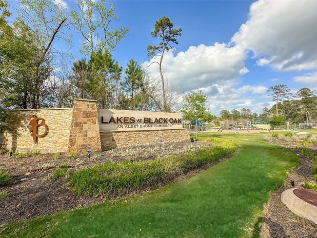 Building Photo - 7806 Alset Dr