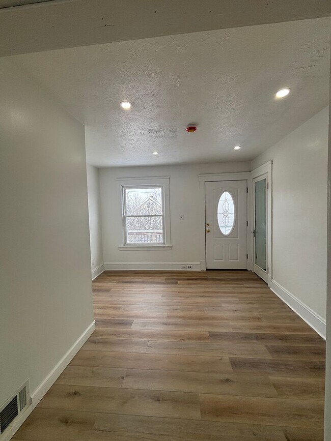 Building Photo - Bucyrus4517