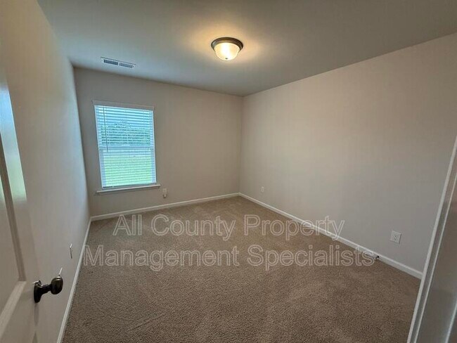 Building Photo - 1074 Cornelia St